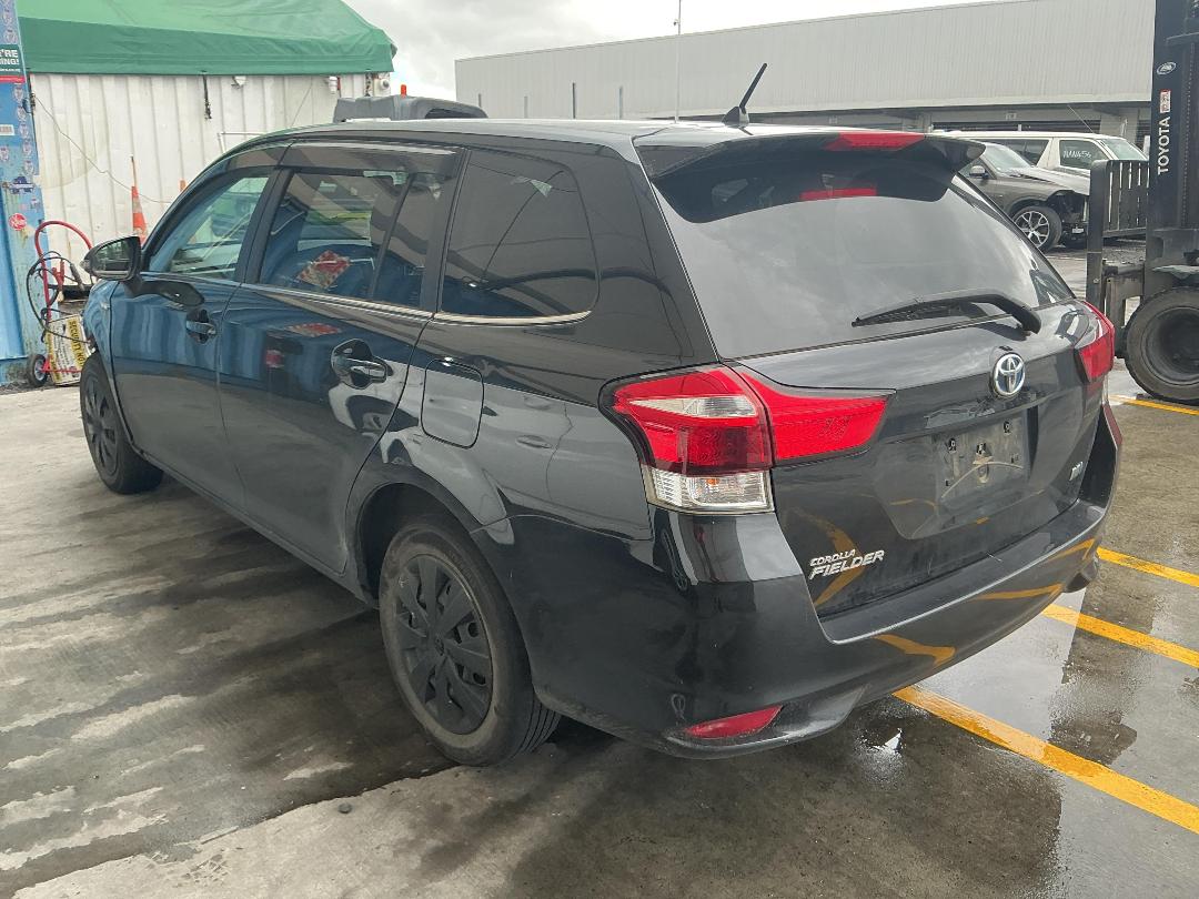 Photo '4' of Toyota Corolla Fielder Hybrid Photo '4' of Toyota Corolla Fielder Hybrid