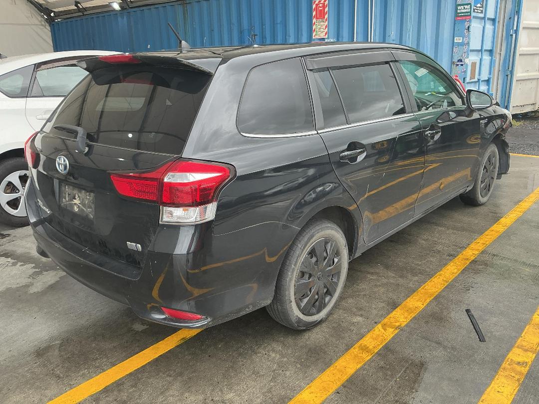 Photo '6' of Toyota Corolla Fielder Hybrid Photo '6' of Toyota Corolla Fielder Hybrid