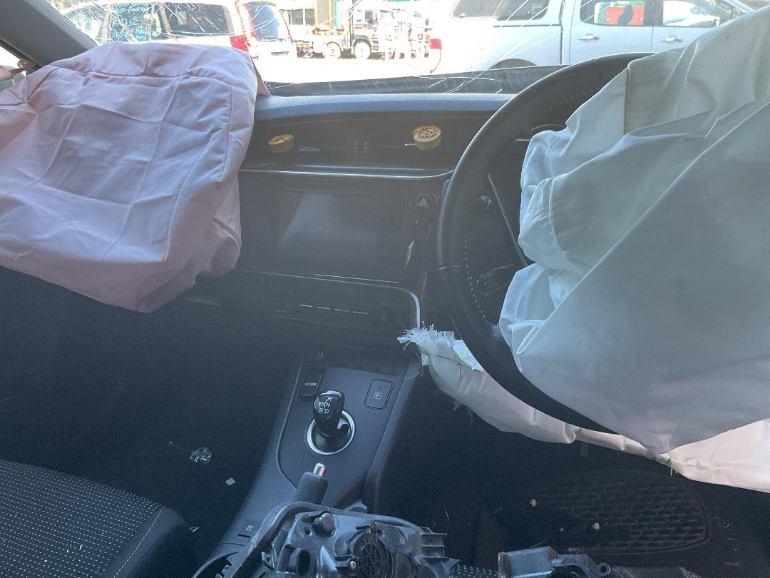 Photo '15' of Toyota Corolla Hybrid Photo '15' of Toyota Corolla Hybrid