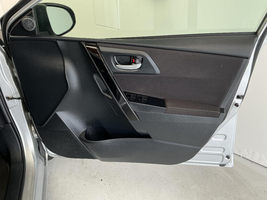 Photo '15' of Toyota Corolla Photo '15' of Toyota Corolla