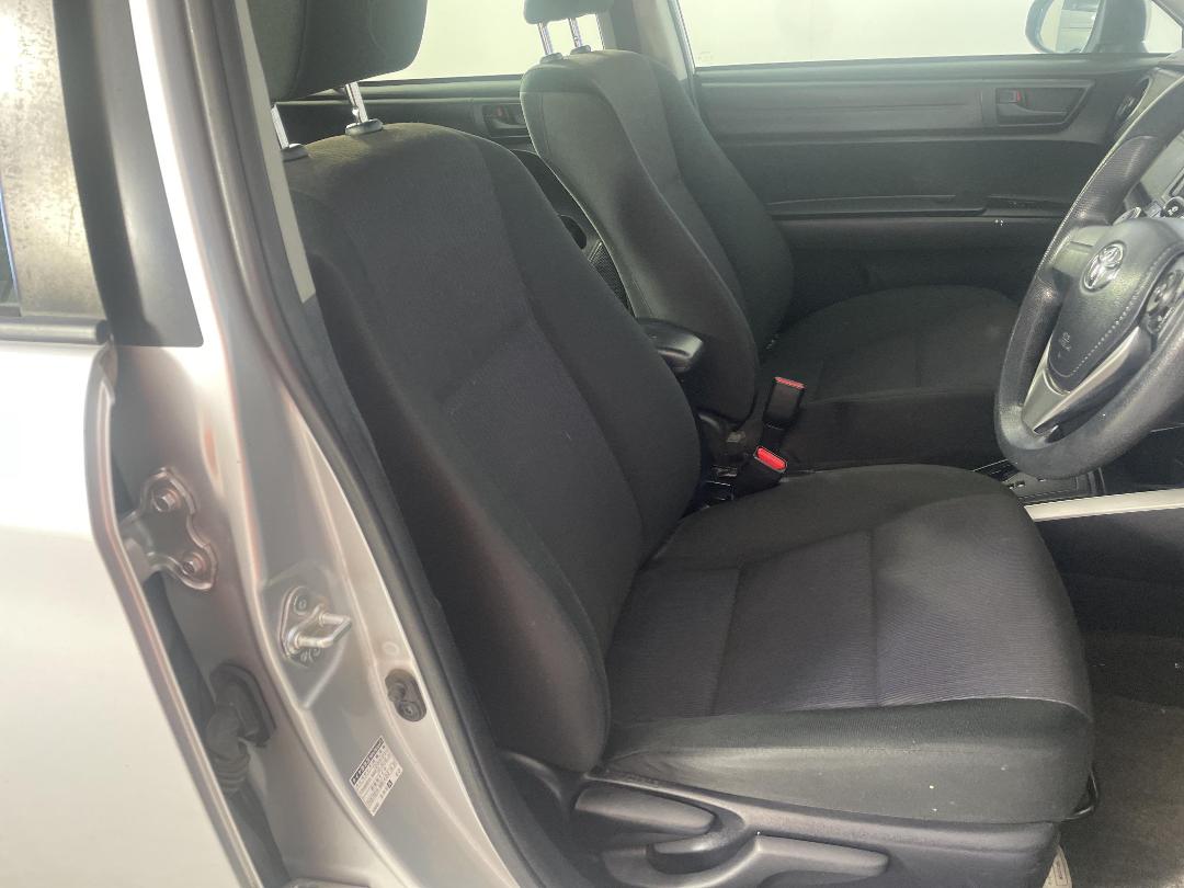 Photo '16' of Toyota Corolla Photo '16' of Toyota Corolla