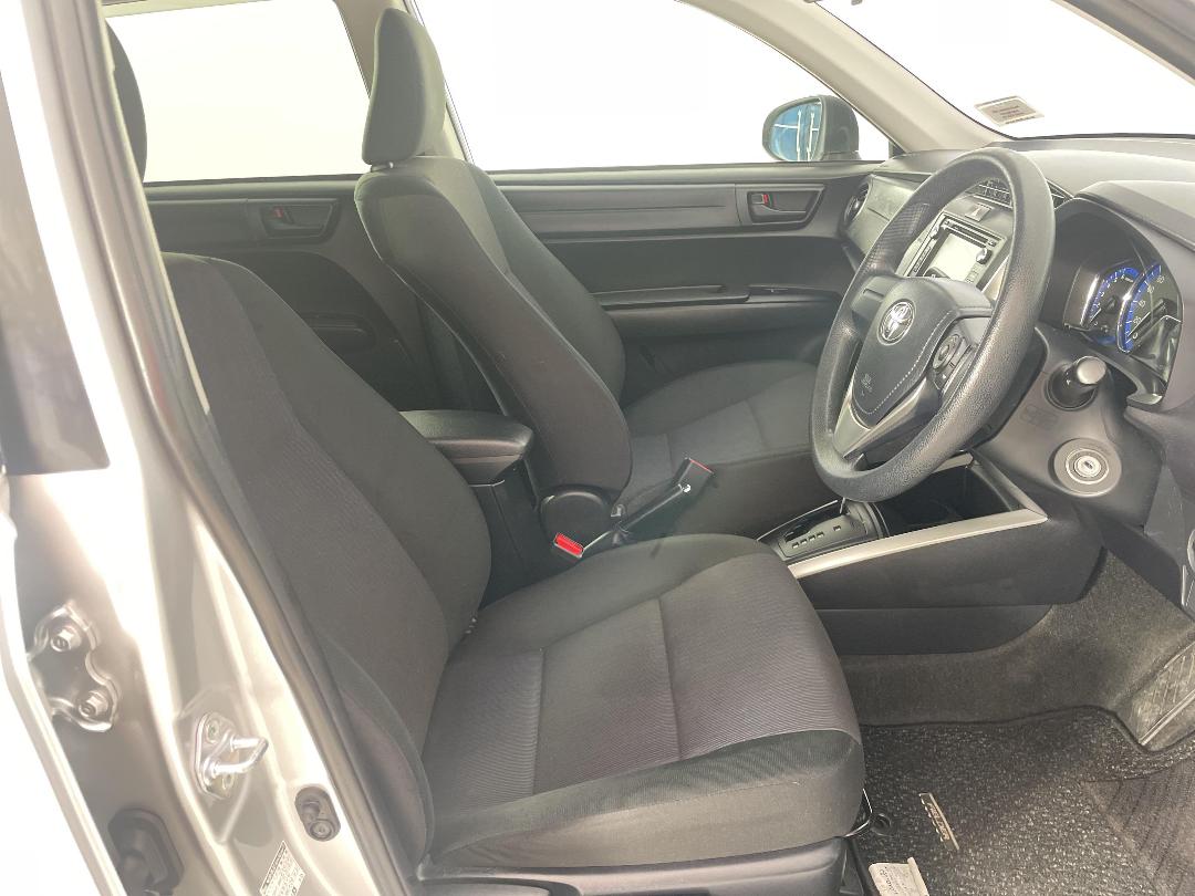 Photo '16' of Toyota Corolla Photo '16' of Toyota Corolla