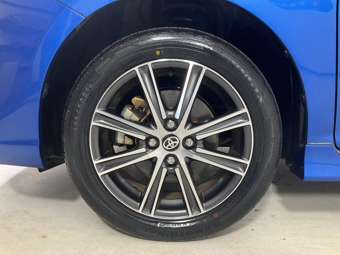 Photo '10' of Toyota Corolla