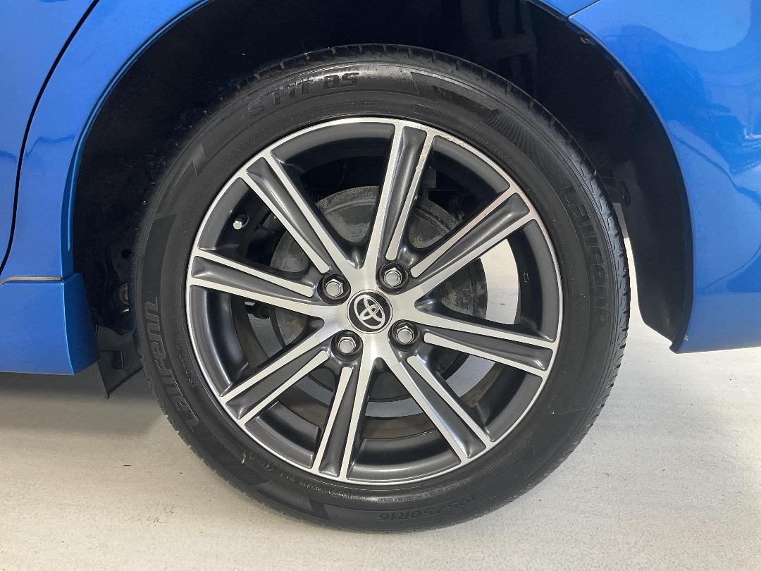 Photo '11' of Toyota Corolla