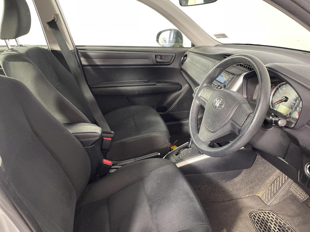 Photo '16' of Toyota Corolla