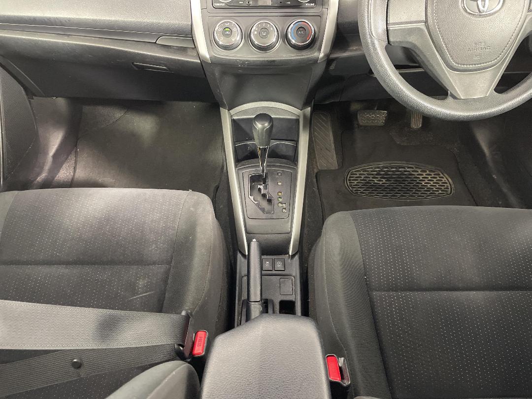 Photo '18' of Toyota Corolla