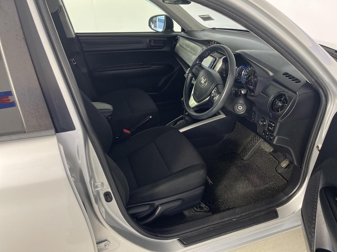 Photo '16' of Toyota Corolla