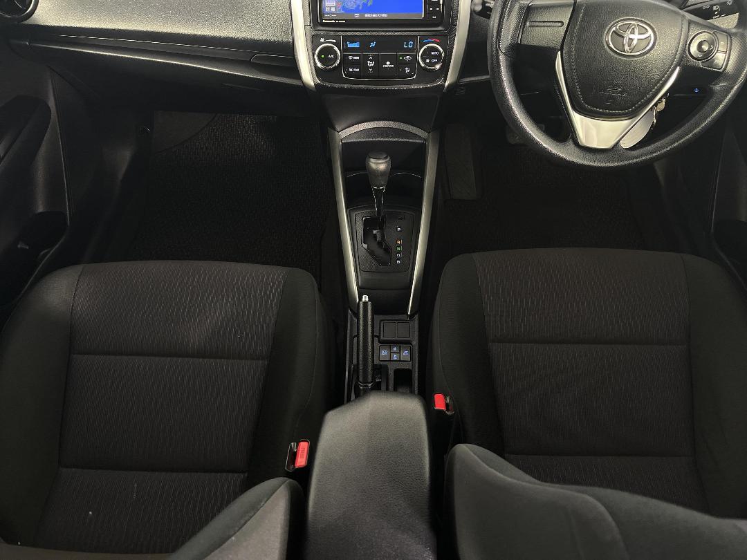 Photo '18' of Toyota Corolla