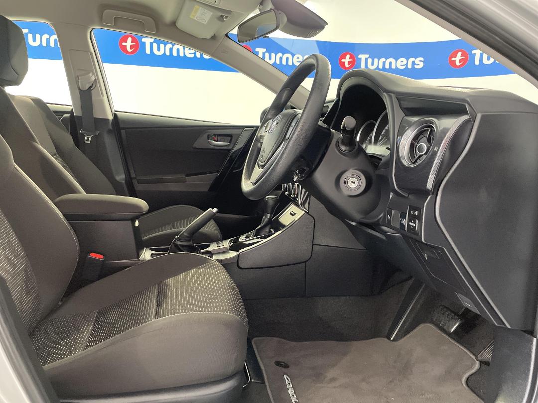 Photo '16' of Toyota Corolla