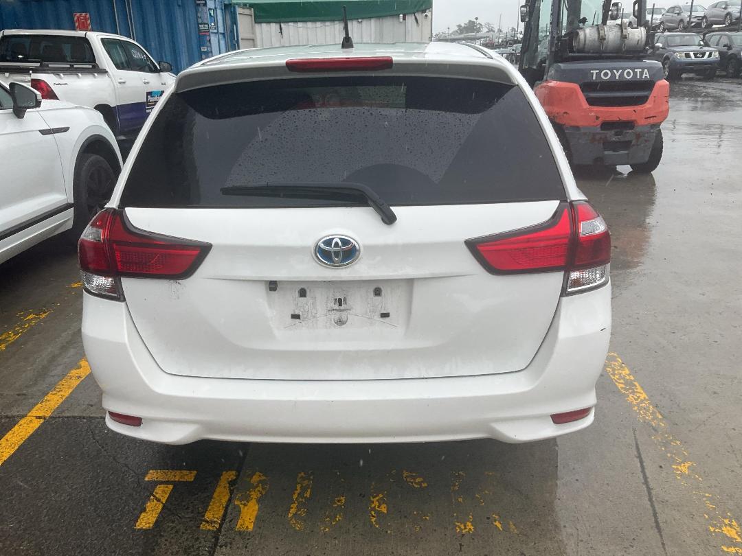 Photo '5' of Toyota Corolla Fielder Hybrid Photo '5' of Toyota Corolla Fielder Hybrid