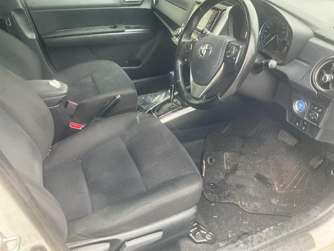 Photo '8' of Toyota Corolla Fielder Hybrid Photo '8' of Toyota Corolla Fielder Hybrid