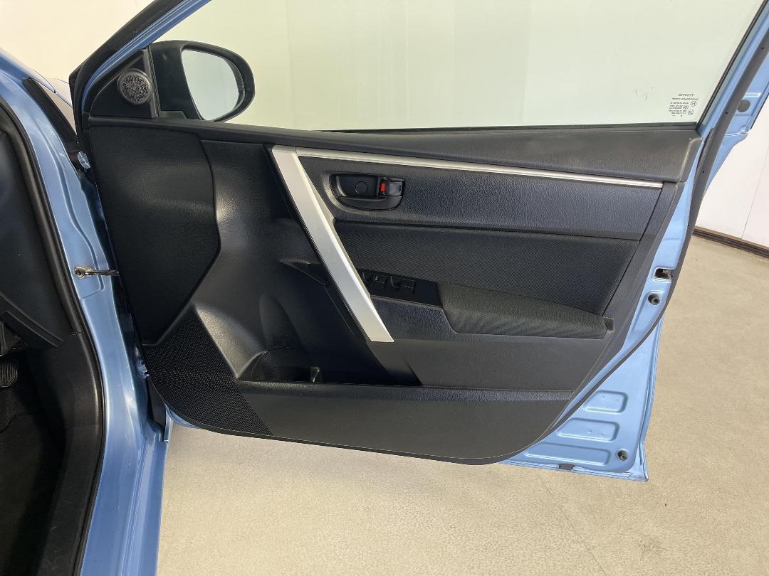 Photo '15' of Toyota Corolla