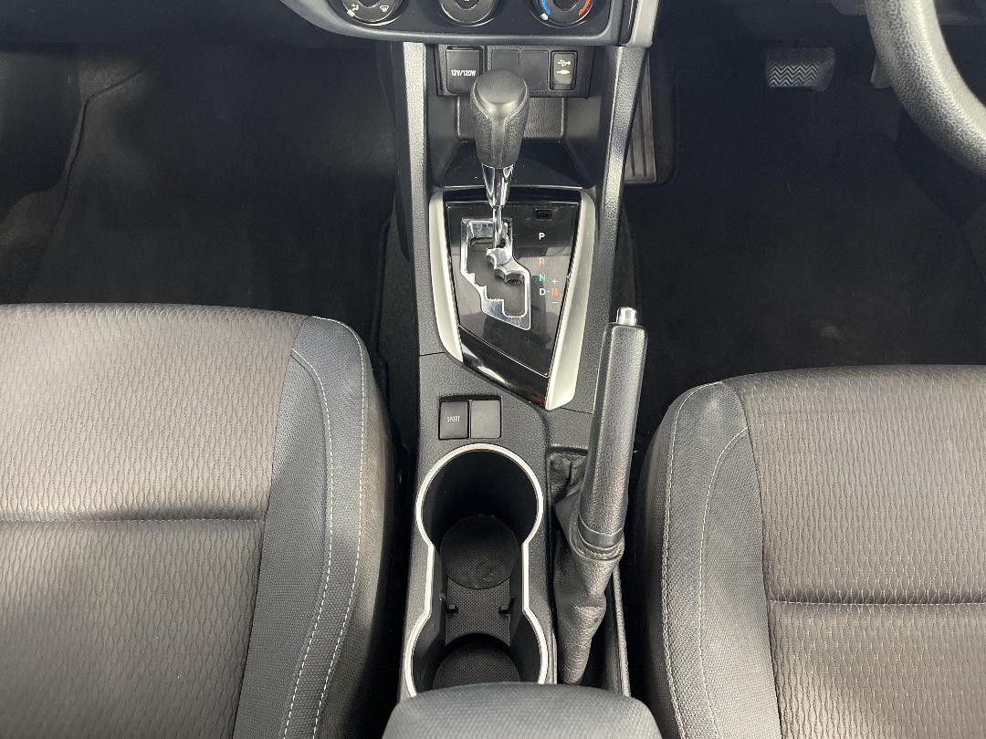 Photo '18' of Toyota Corolla