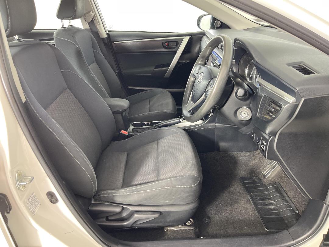 Photo '16' of Toyota Corolla