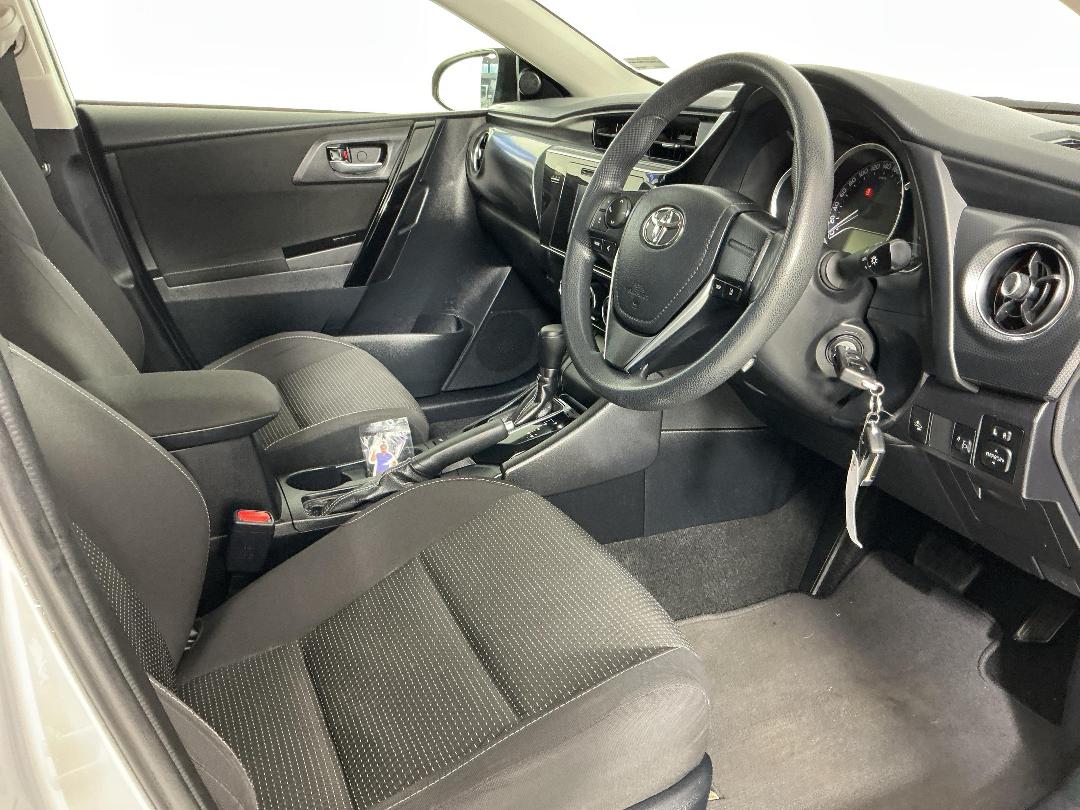 Photo '16' of Toyota Corolla