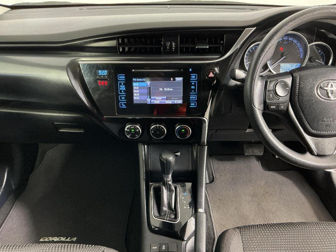 Photo '18' of Toyota Corolla