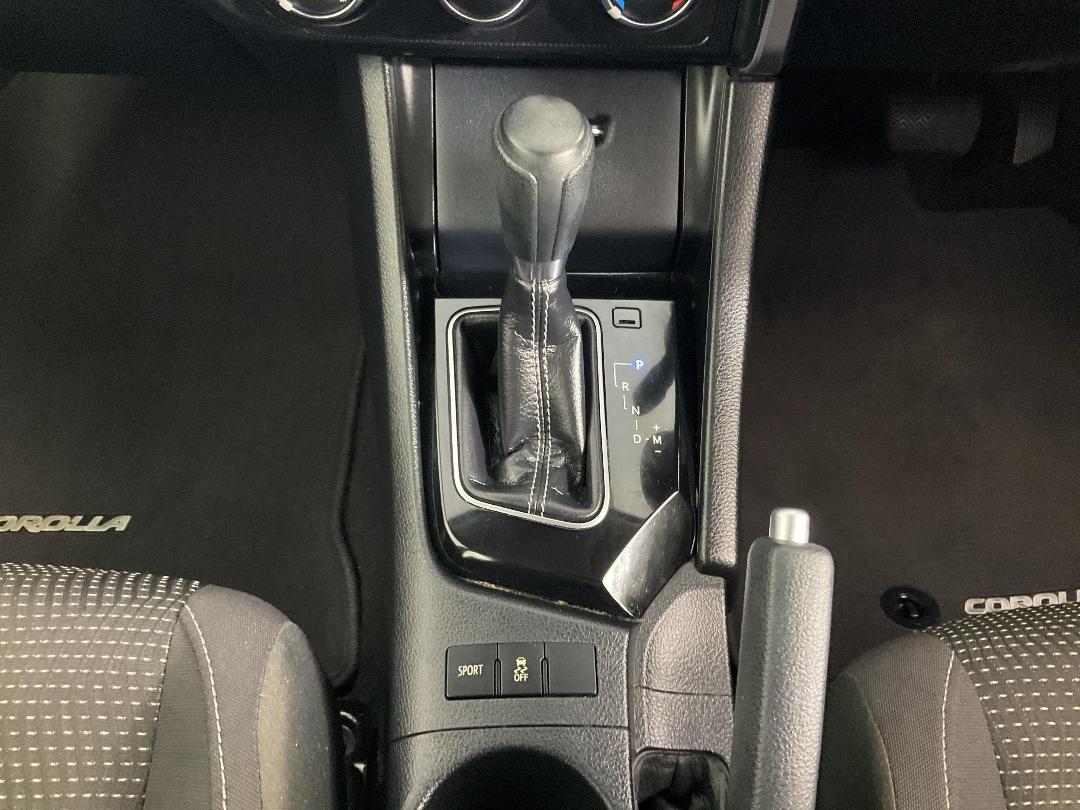 Photo '18' of Toyota Corolla