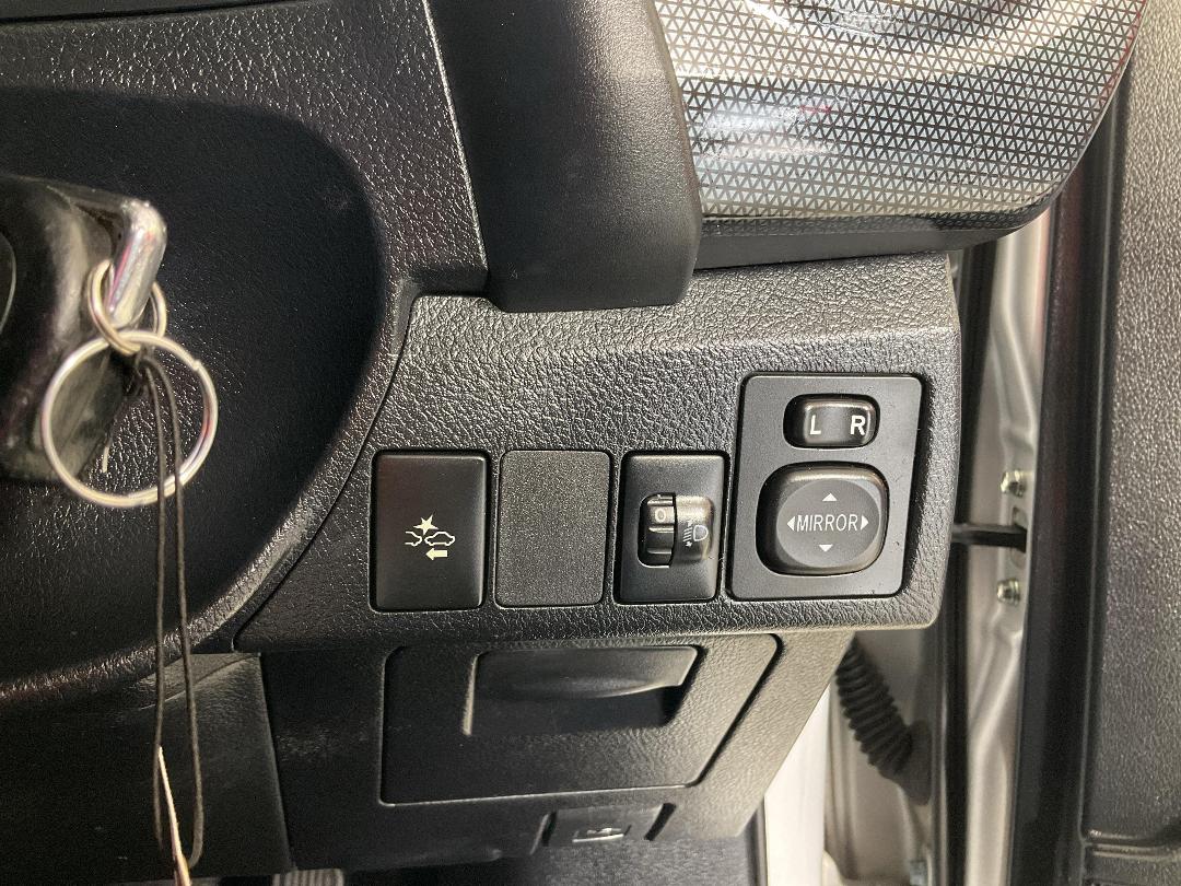 Photo '28' of Toyota Corolla