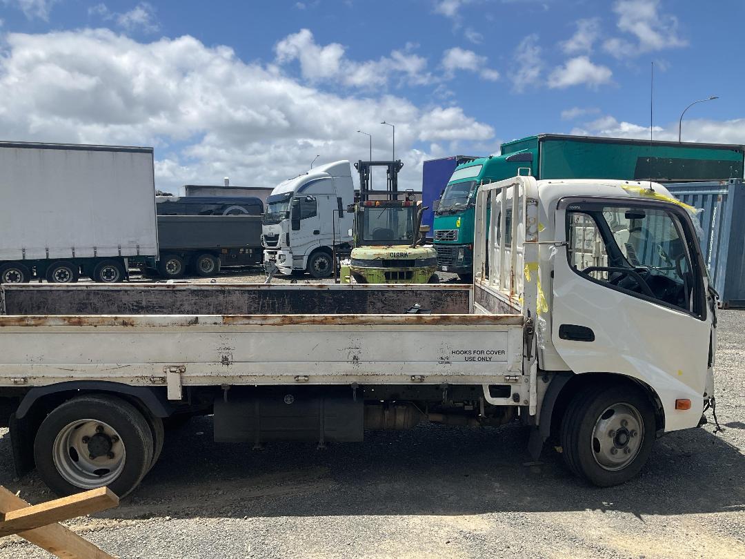 Photo '3' of Toyota Dyna Flat Deck Photo '3' of Toyota Dyna Flat Deck