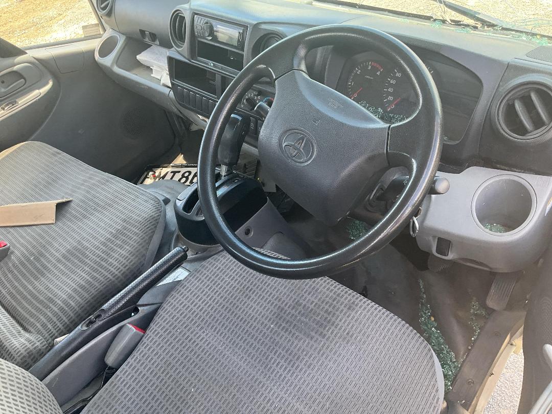 Photo '13' of Toyota Dyna Flat Deck Photo '13' of Toyota Dyna Flat Deck