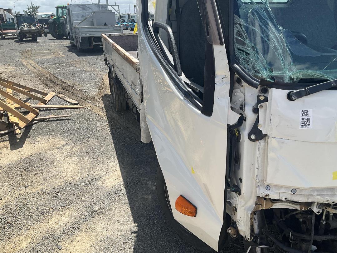 Photo '16' of Toyota Dyna Flat Deck Photo '16' of Toyota Dyna Flat Deck