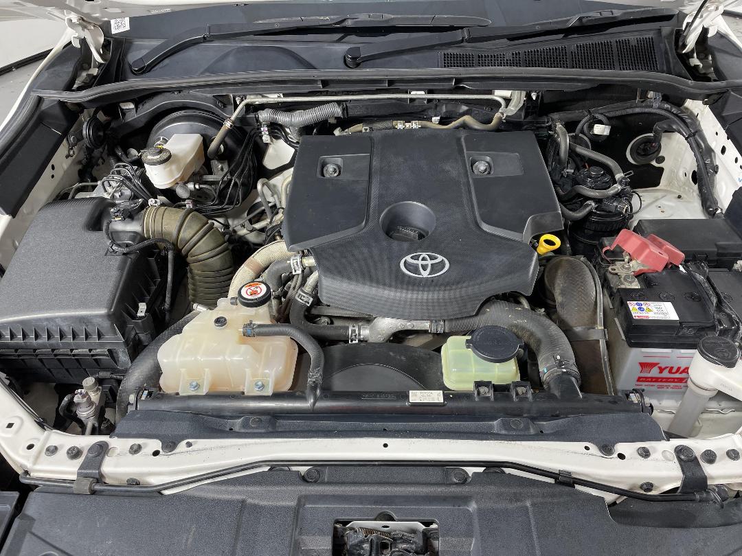 Photo '13' of Toyota Fortuner