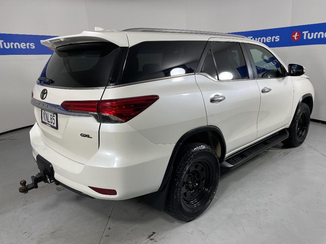Photo '7' of Toyota Fortuner