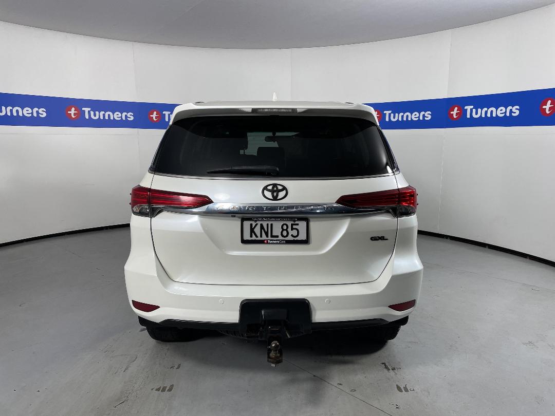 Photo '6' of Toyota Fortuner