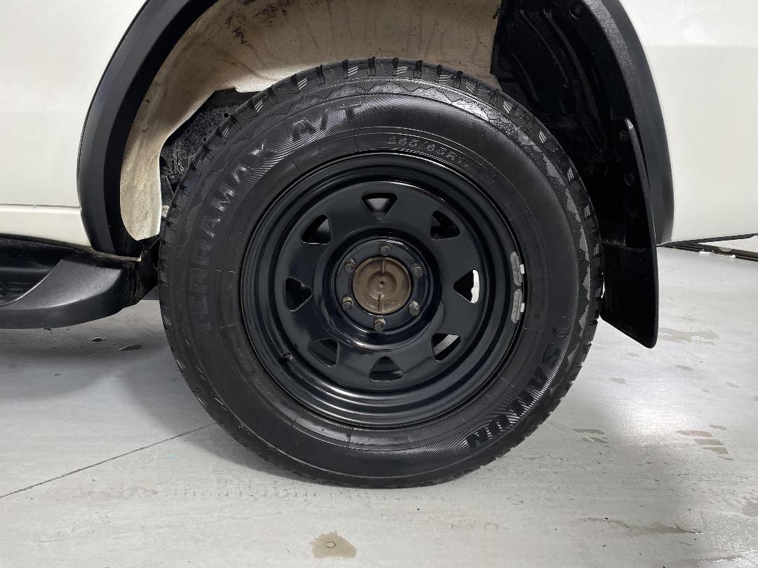 Photo '11' of Toyota Fortuner