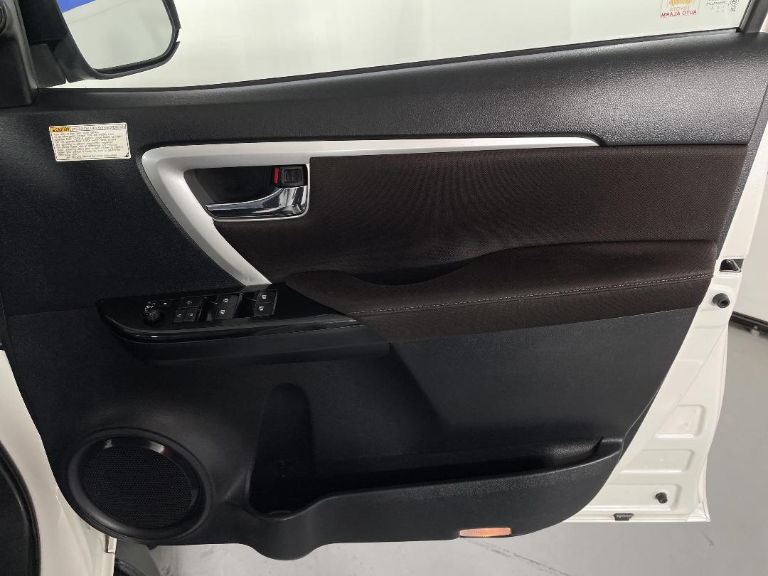 Photo '15' of Toyota Fortuner