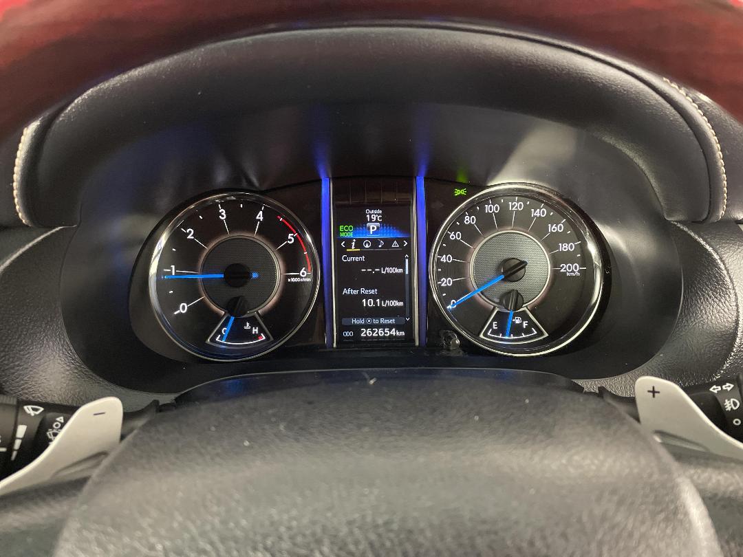 Photo '21' of Toyota Fortuner