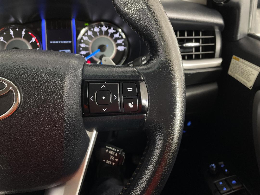 Photo '28' of Toyota Fortuner