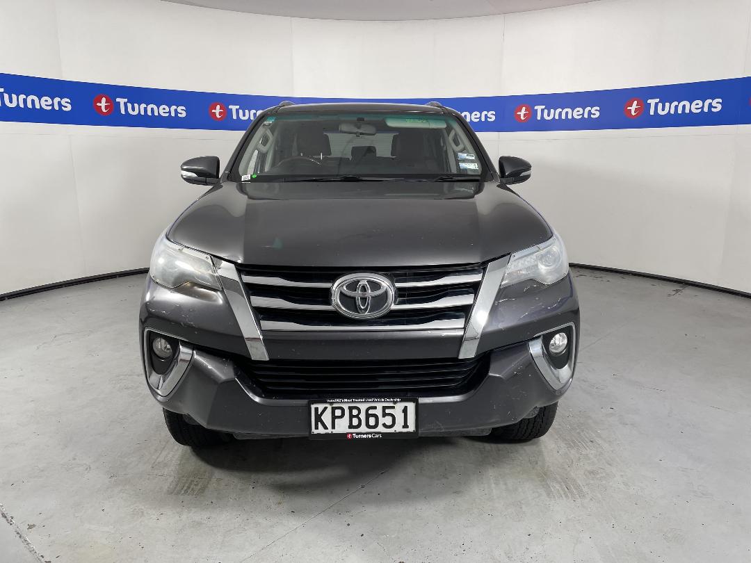 Photo '2' of Toyota Fortuner Photo '2' of Toyota Fortuner