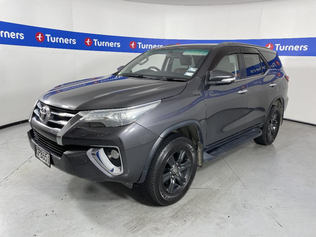 Photo '4' of Toyota Fortuner Photo '4' of Toyota Fortuner