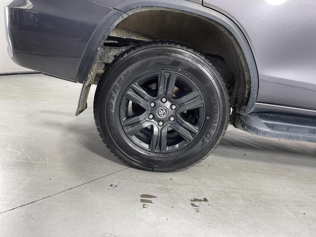 Photo '12' of Toyota Fortuner Photo '12' of Toyota Fortuner