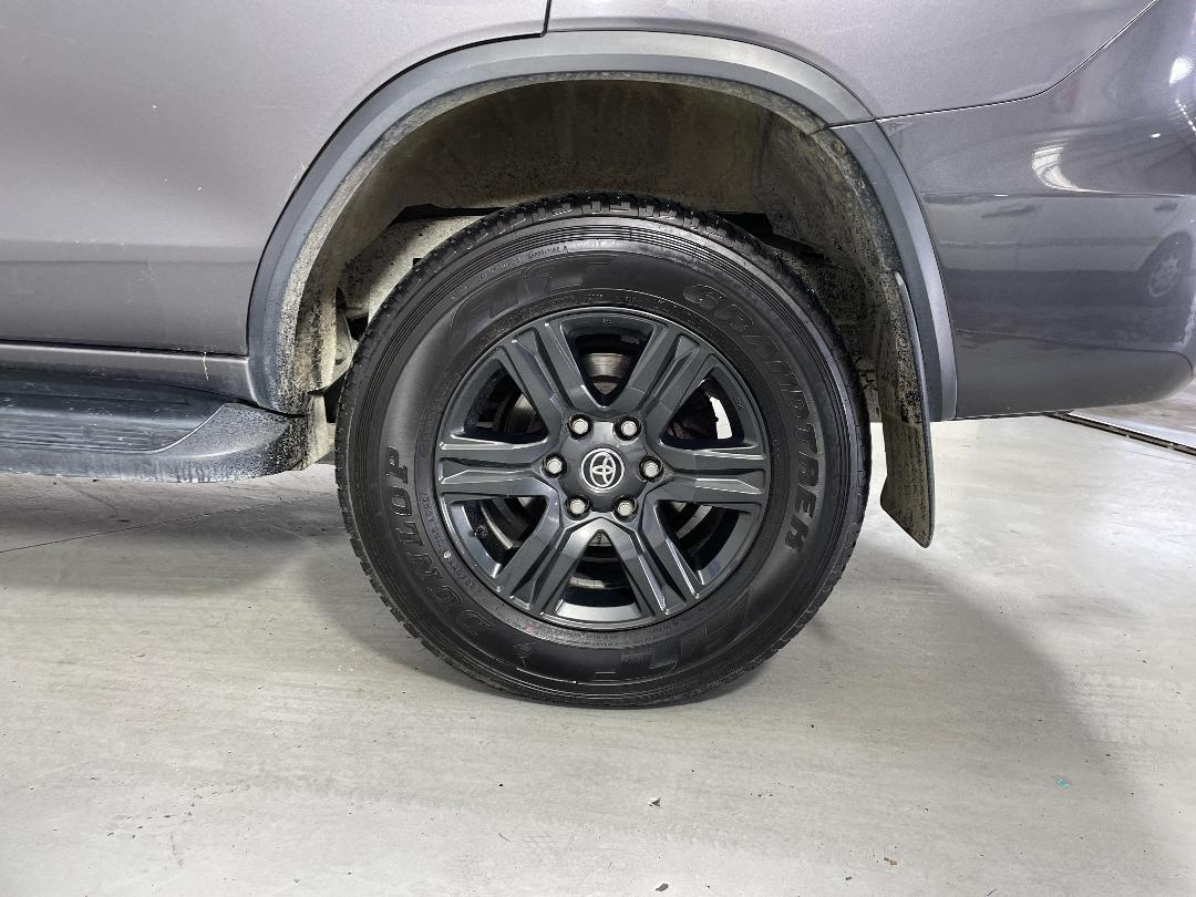 Photo '11' of Toyota Fortuner Photo '11' of Toyota Fortuner