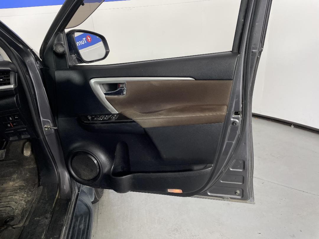 Photo '15' of Toyota Fortuner Photo '15' of Toyota Fortuner