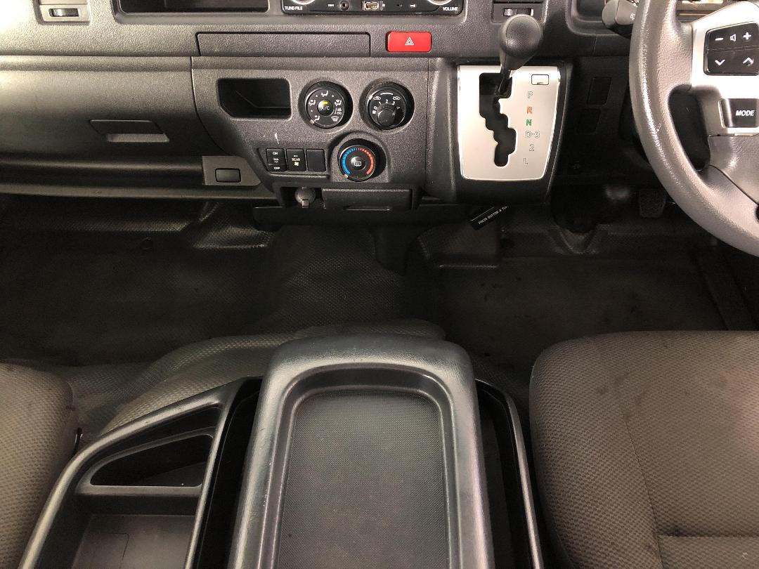 Photo '18' of Toyota Hiace Photo '18' of Toyota Hiace