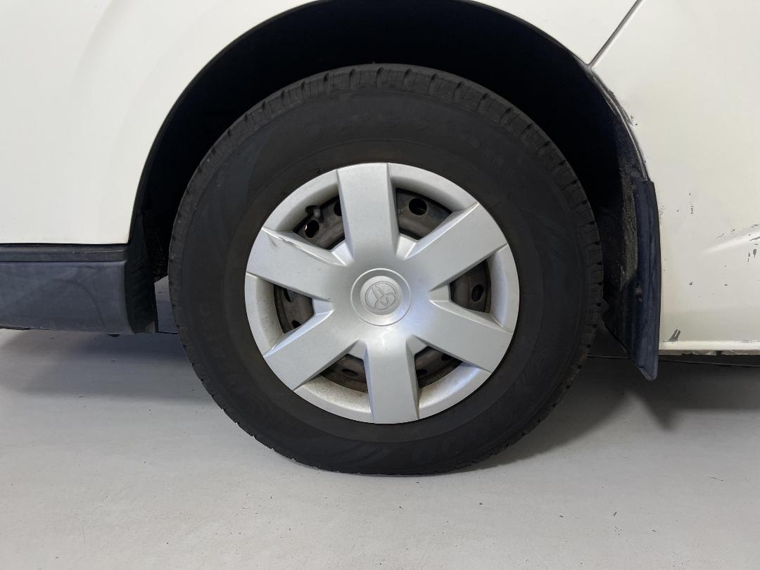 Photo '10' of Toyota Hiace