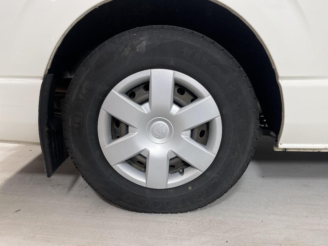 Photo '12' of Toyota Hiace