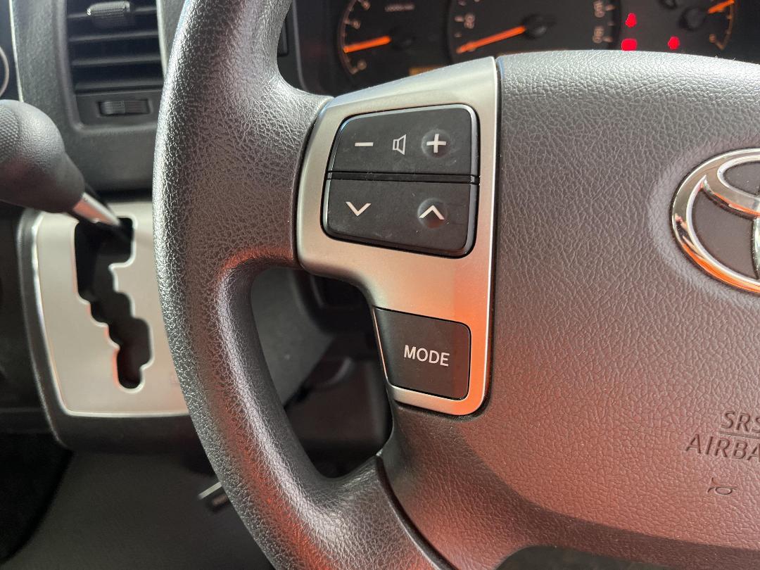 Photo '24' of Toyota Hiace