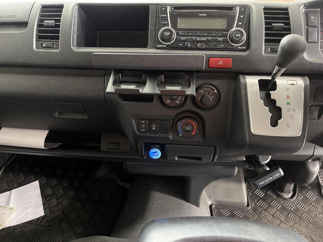 Photo '18' of Toyota Hiace