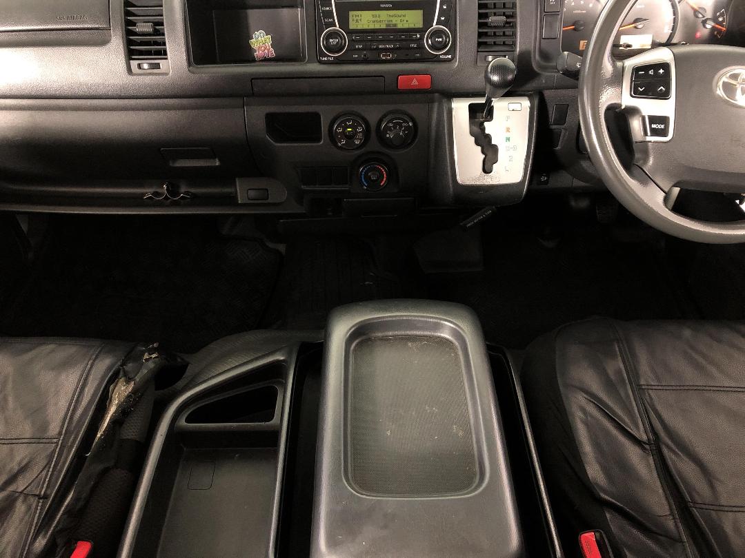 Photo '18' of Toyota Hiace Photo '18' of Toyota Hiace