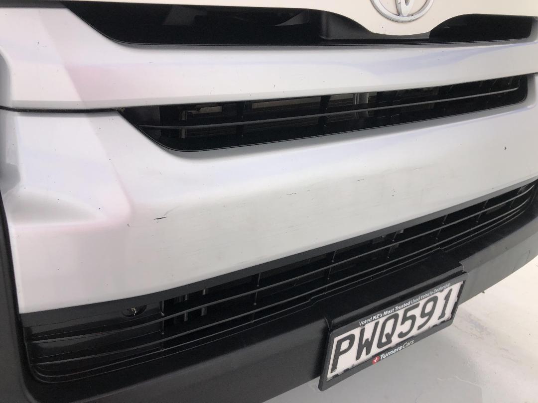 Photo '26' of Toyota Hiace Photo '26' of Toyota Hiace