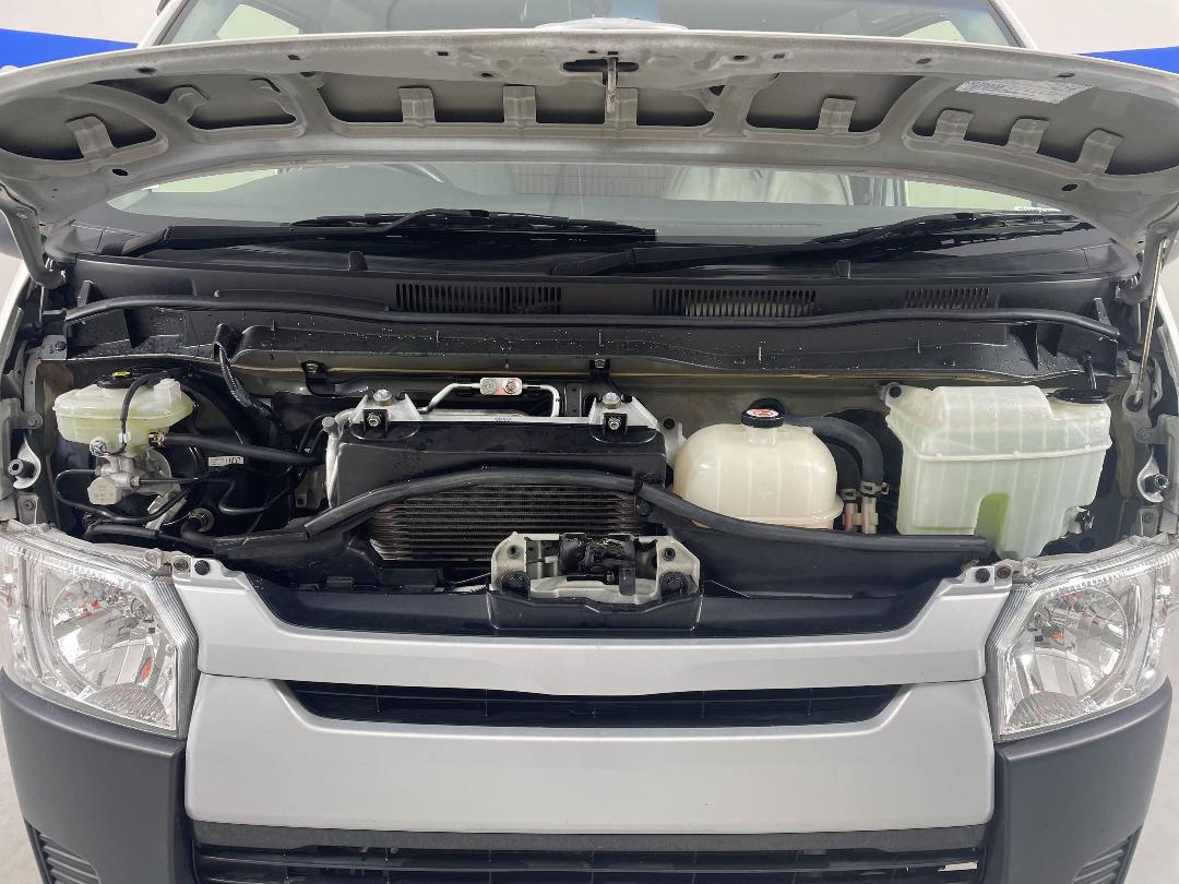 Photo '13' of Toyota Hiace Photo '13' of Toyota Hiace