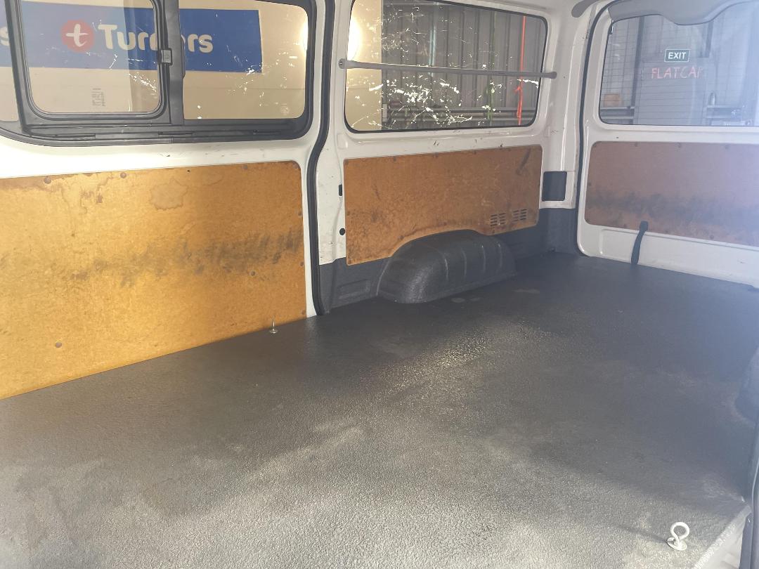 Photo '20' of Toyota Hiace Photo '20' of Toyota Hiace