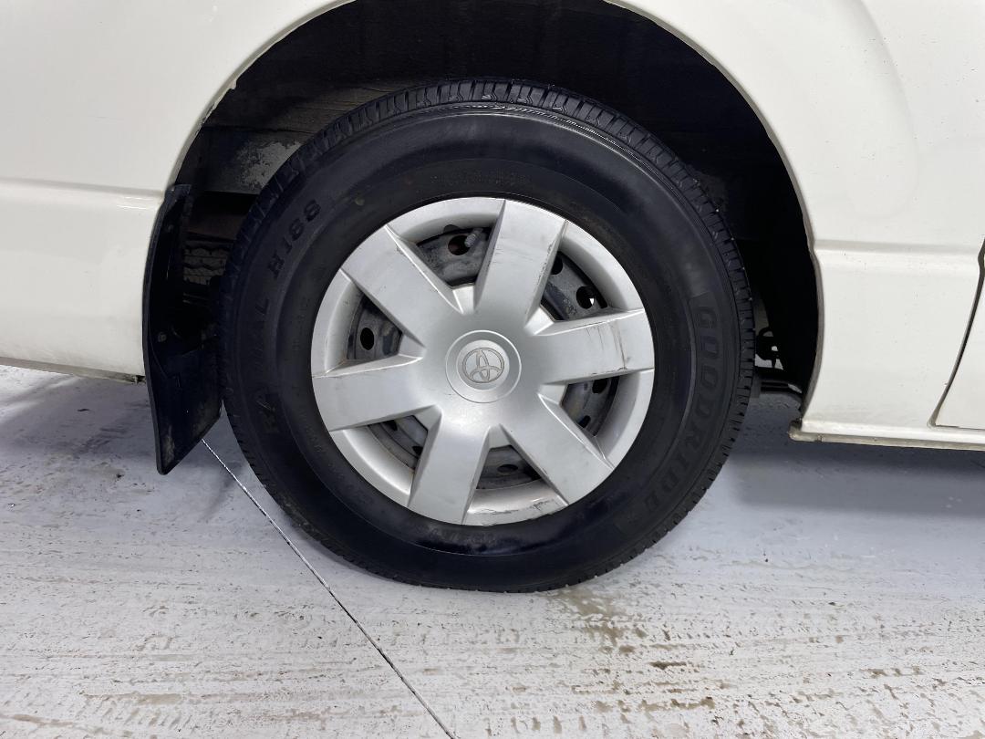 Photo '12' of Toyota Hiace