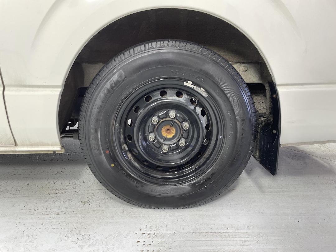 Photo '11' of Toyota Hiace