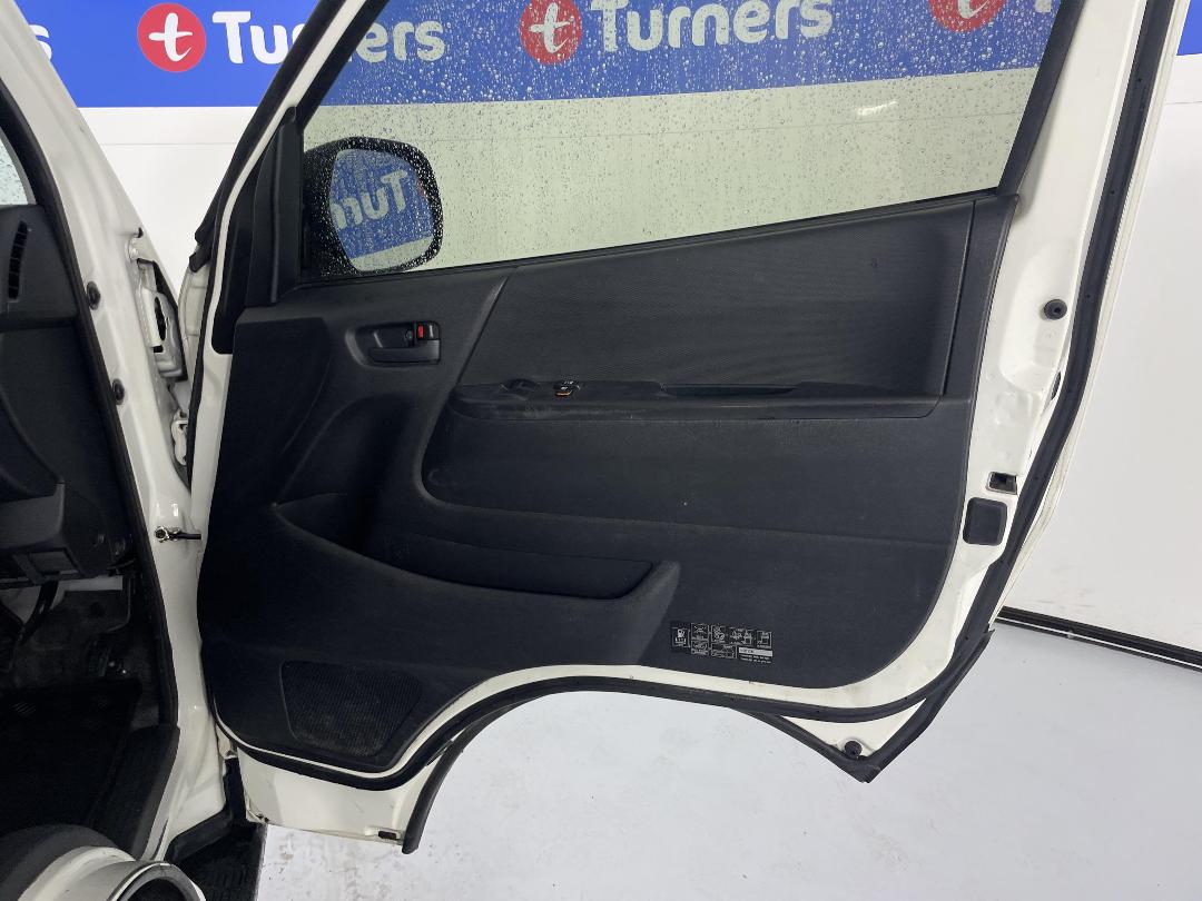 Photo '15' of Toyota Hiace