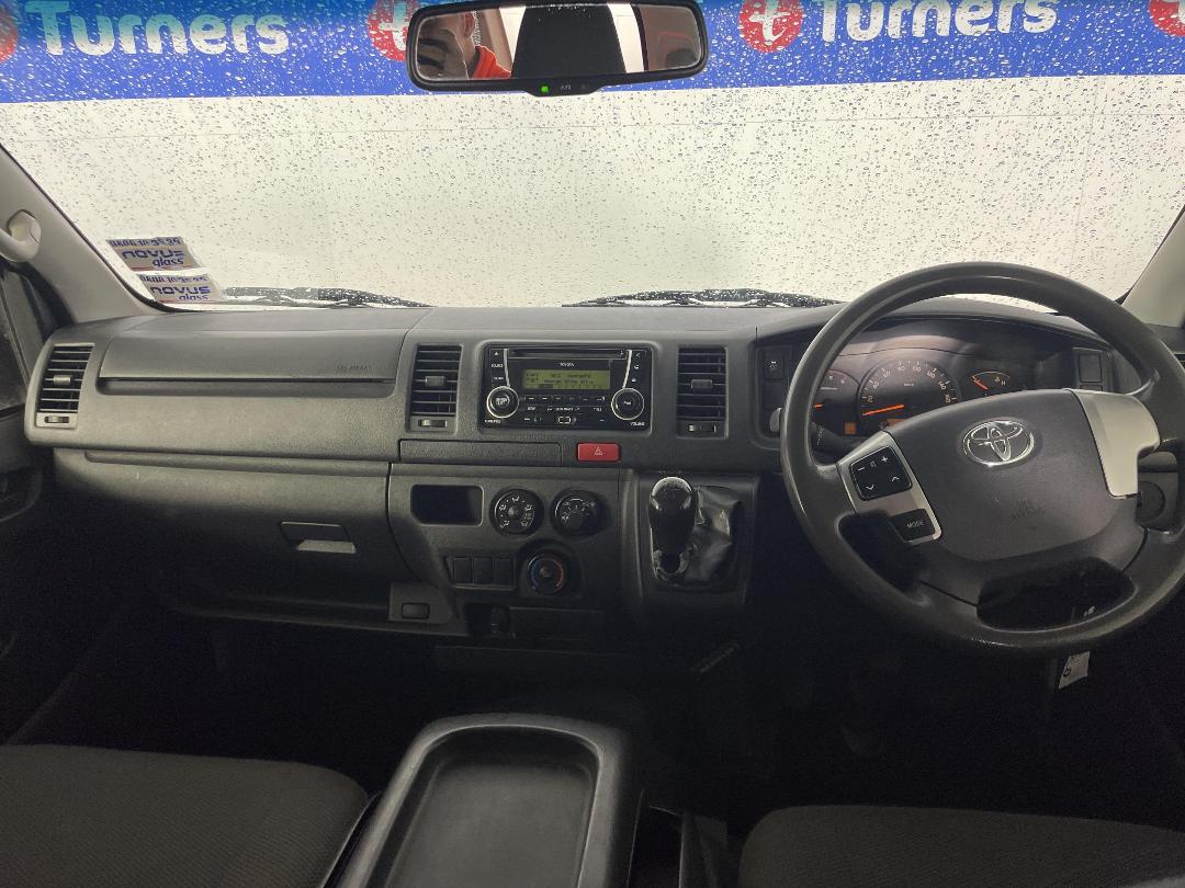 Photo '17' of Toyota Hiace